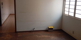 Casa - prox. praça adão duarte.