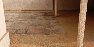 Casa - prox. praça adão duarte.