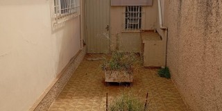 Casa - prox. praça adão duarte.