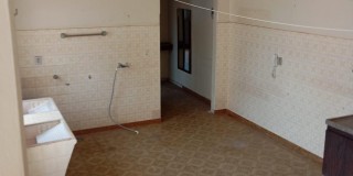 Casa - prox. praça adão duarte.